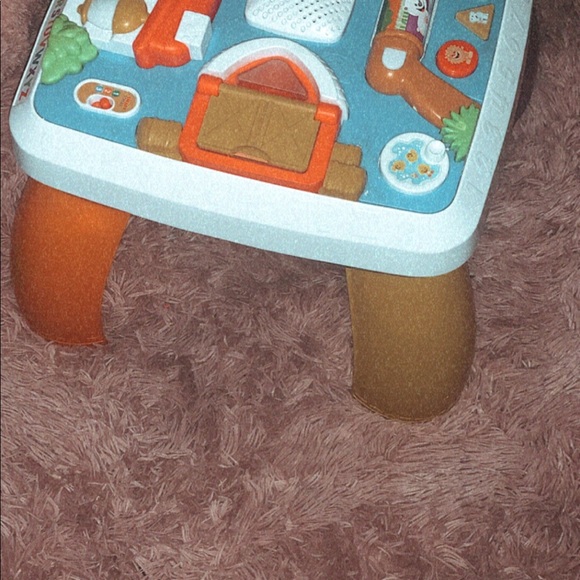 Fisher-Price Laugh & Learn Learning Table - Picture 2 of 3